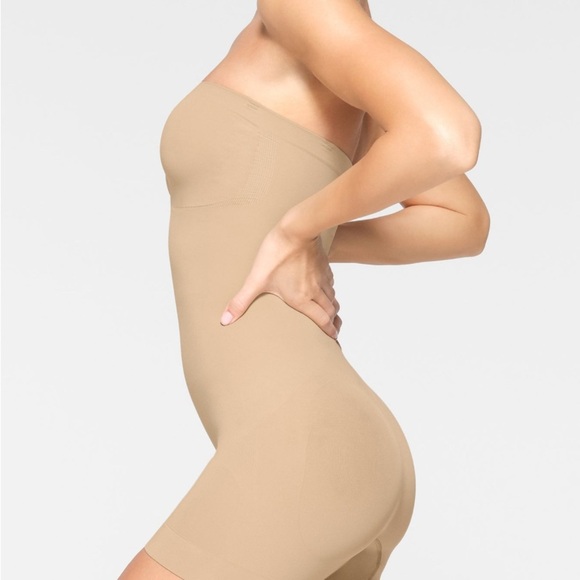 Skims body plunge mid thigh bodysuit in color tan  size small - Picture 2 of 12